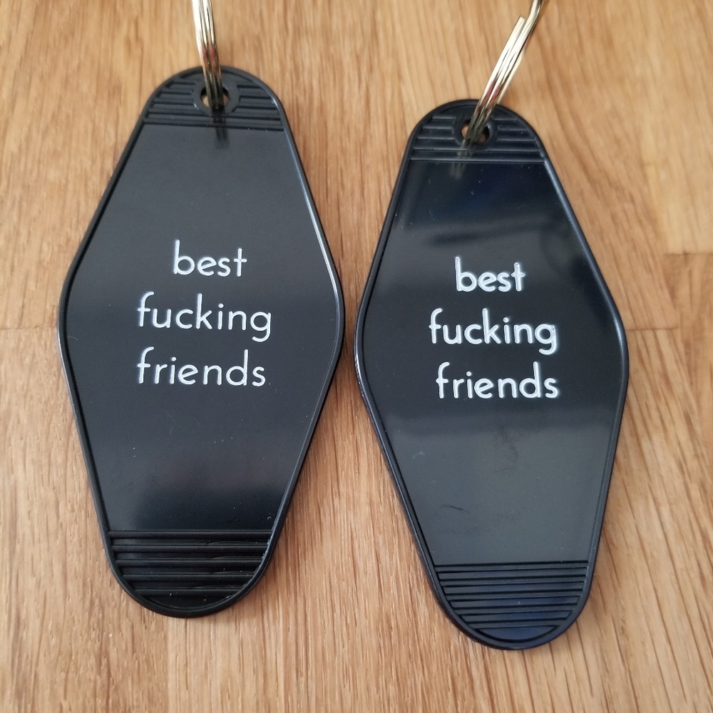 Best fucking friend matching keychain (2)
